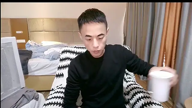 Snapshot of Tsia-Die chatting on 12-14-25, 04:29 Tsia-Die online show from 12-14-25, 04:29