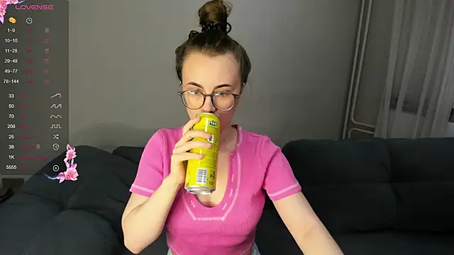 MewStella online show from 12-14-25, 12:16