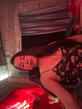 NicoleRoseTS online show from 04-15-26, 05:36