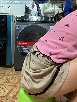 Snapshot of Mei-Mei89 chatting on 09-10-25, 11:27 Mei-Mei89 online show from 09-10-25, 11:27