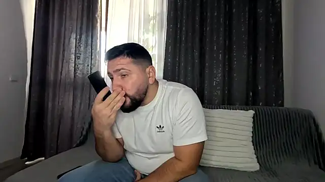 Gold Alpha Boy online show from 10-28-25, 01:14