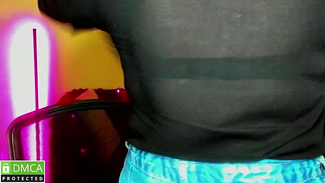 Snapshot of Alicia_love00 chatting on 03-09-26, 06:28 Alicia love00 online show from 03-09-26, 06:28