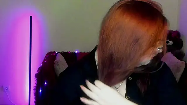 Snapshot of Alicia_love00 chatting on 04-14-26, 05:24 Alicia love00 online show from 04-14-26, 05:24