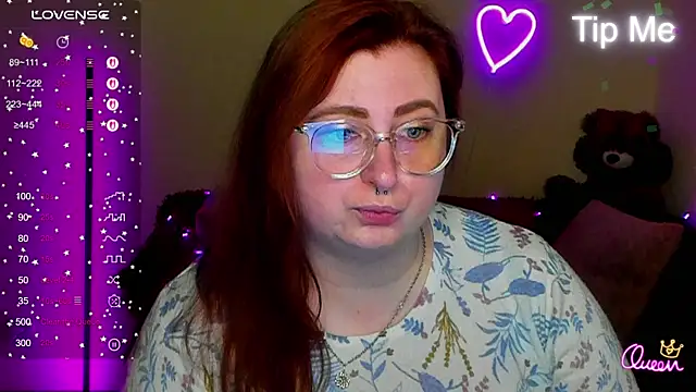 Snapshot of Alicia_love00 chatting on 04-16-26, 11:22 Alicia love00 online show from 04-16-26, 11:22