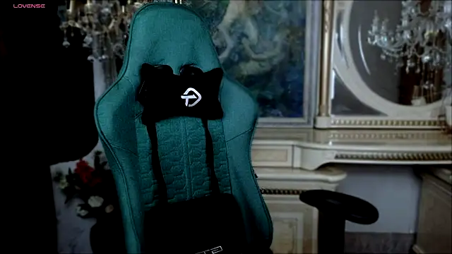 LaraBenson  online show from 11-25-25, 10:48