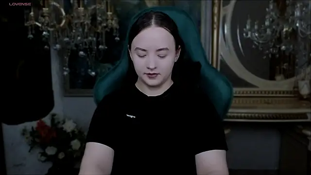 LaraBenson  online show from 11-27-25, 10:39