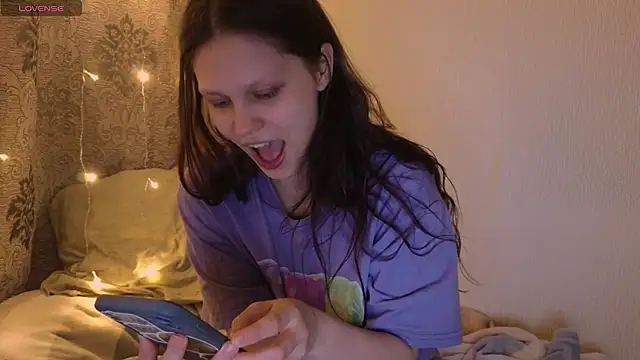 Snapshot of Lunliss chatting on 02-11-26, 12:04 Lunliss online show from 02-11-26, 12:04