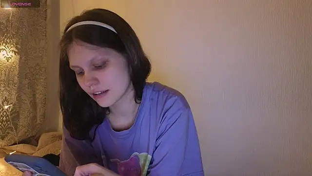 Snapshot of Lunliss chatting on 02-15-26, 09:33 Lunliss online show from 02-15-26, 09:33