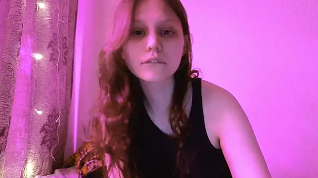 Snapshot of Lunliss chatting on 03-27-26, 09:03 Lunliss online show from 03-27-26, 09:03