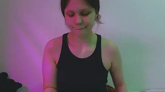 Snapshot of Lunliss chatting on 03-29-26, 12:32 Lunliss online show from 03-29-26, 12:32