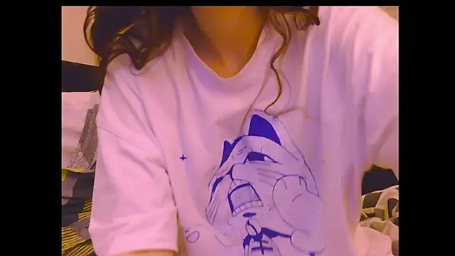 Snapshot of Lunliss chatting on 04-26-26, 02:53 Lunliss online show from 04-26-26, 02:53