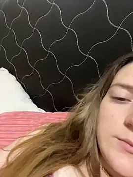 Snapshot of SafadaJS chatting on 11-21-25, 05:17 SafadaJS online show from 11-21-25, 05:17