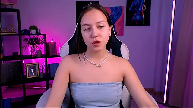 CindySparkl online show from 12-19-25, 03:46