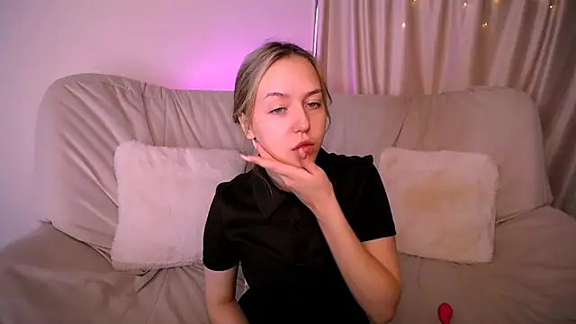 CindySparkl online show from 04-10-26, 05:12