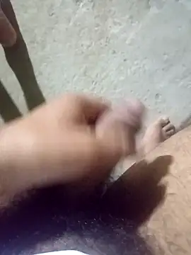 Snapshot of jocafe1995 chatting on 12-18-25, 04:40 jocafe1995 online show from 12-18-25, 04:40