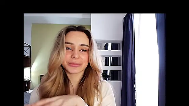 Snapshot of Chloe_Ravens chatting on 12-18-25, 10:54 Chloe Ravens online show from 12-18-25, 10:54