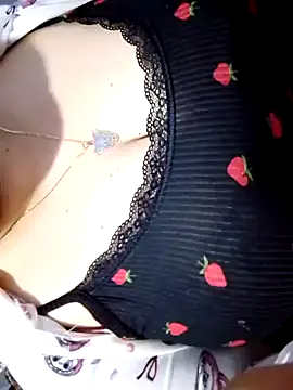 Snapshot of Hnonasix89 chatting on 03-25-26, 03:23 Hnonasix89 online show from 03-25-26, 03:23