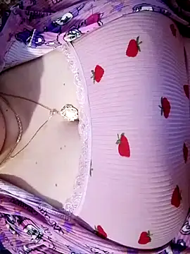 Snapshot of Hnonasix89 chatting on 04-05-26, 12:35 Hnonasix89 online show from 04-05-26, 12:35