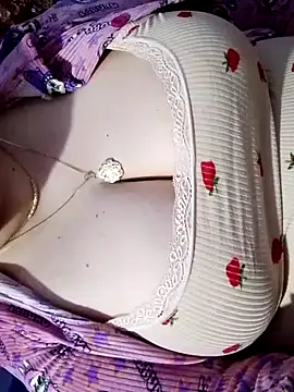 Snapshot of Hnonasix89 chatting on 04-06-26, 12:41 Hnonasix89 online show from 04-06-26, 12:41