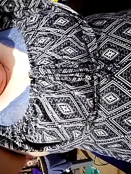 Snapshot of Hnonasix89 chatting on 04-10-26, 11:37 Hnonasix89 online show from 04-10-26, 11:37