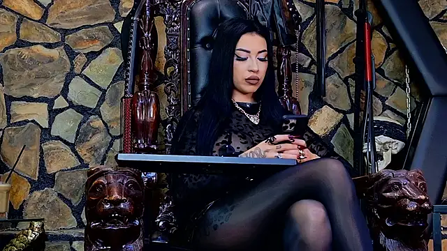 VanessaColby online show from 10-18-25, 12:06