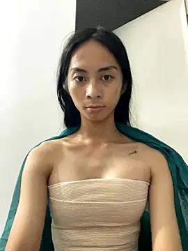 Snapshot of AlmiraFhaye chatting on 10-13-25, 02:44 AlmiraFhaye online show from 10-13-25, 02:44