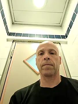 fergi1999 online show from 02-12-26, 04:29