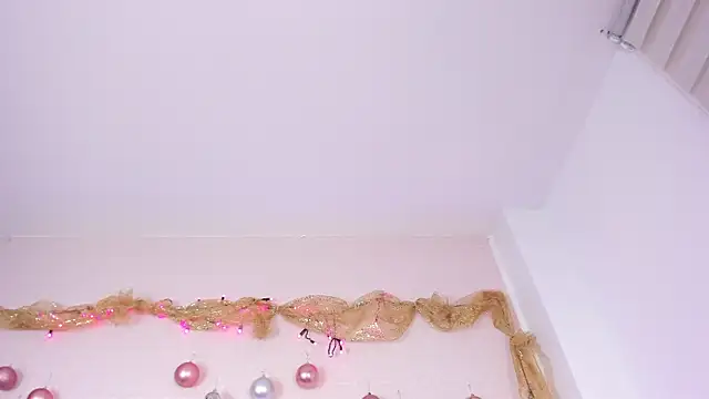 Snapshot of missweetpeach chatting on 12-16-25, 12:37 missweetpeach online show from 12-16-25, 12:37