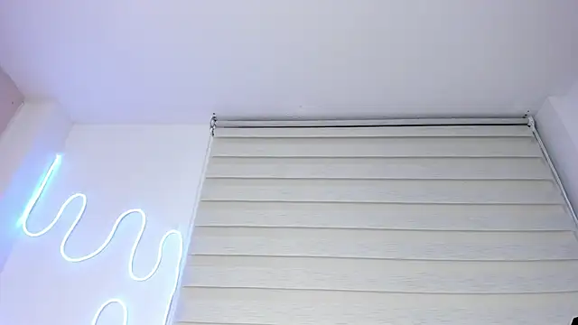 Snapshot of missweetpeach chatting on 01-10-26, 01:18 missweetpeach online show from 01-10-26, 01:18