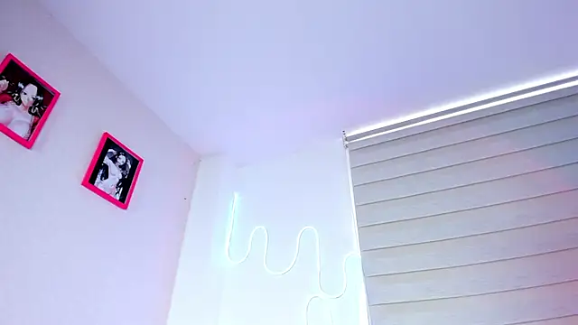 Snapshot of missweetpeach chatting on 01-15-26, 08:34 missweetpeach online show from 01-15-26, 08:34