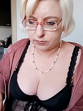 VikaKing online show from 10-31-25, 09:54