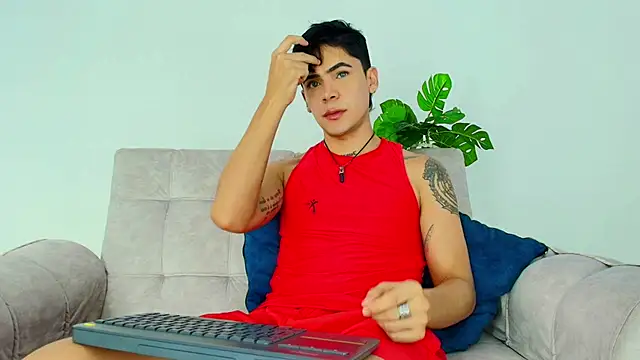 Snapshot of CamiiGuzmanX chatting on 09-26-25, 08:35 CamiiGuzmanX online show from 09-26-25, 08:35