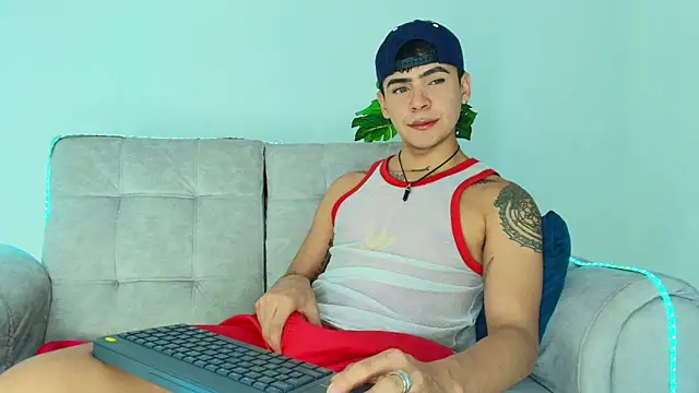 Snapshot of CamiiGuzmanX chatting on 09-28-25, 09:31 CamiiGuzmanX online show from 09-28-25, 09:31