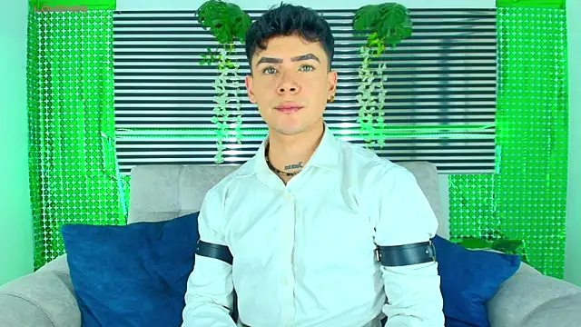 CamiiGuzmanX online show from 03-20-26, 08:14