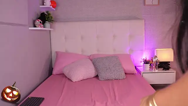 barbaramarmol online show from 10-31-25, 12:50