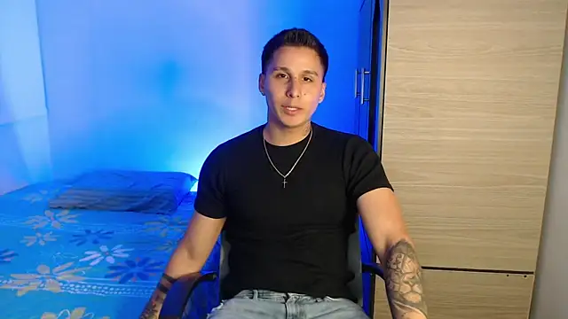 Snapshot of valentinosex1 chatting on 11-13-25, 07:13 valentinosex1 online show from 11-13-25, 07:13