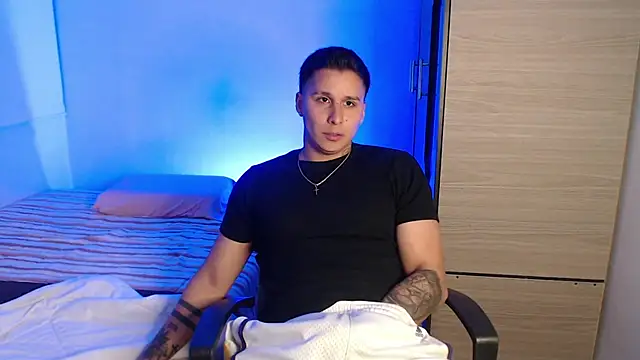 valentinosex1 online show from 02-16-26, 11:45