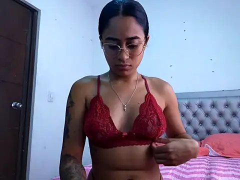 Snapshot of Daislalezma chatting on 09-22-25, 06:54 Daislalezma online show from 09-22-25, 06:54