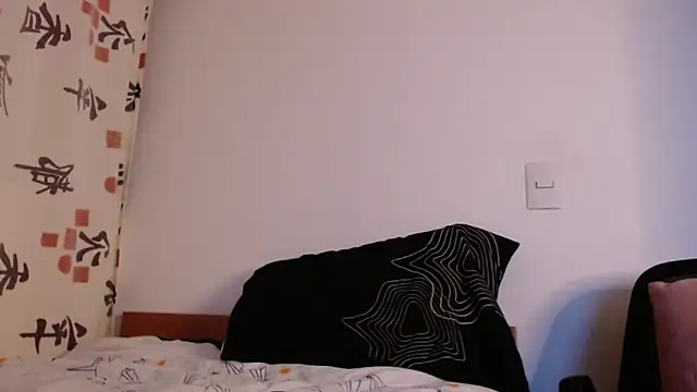 Snapshot of axel_davis_ chatting on 10-08-25, 11:57 axel davis online show from 10-08-25, 11:57