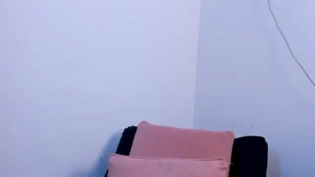 Snapshot of axel_davis_ chatting on 11-06-25, 11:00 axel davis online show from 11-06-25, 11:00