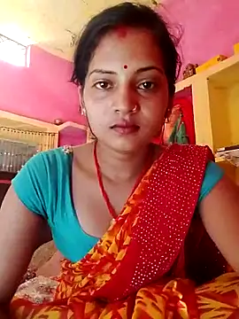 Snapshot of Hot_bbbb chatting on 05-16-26, 10:36 Hot bbbb online show from 05-16-26, 10:36