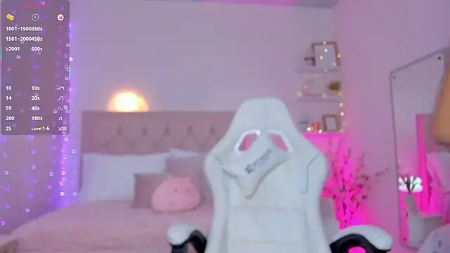 Snapshot of kim_dreams18 chatting on 10-25-25, 12:07 kim dreams18 online show from 10-25-25, 12:07