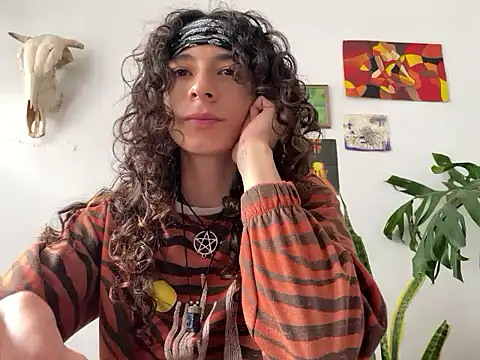 camille delrey online show from 09-17-25, 07:48