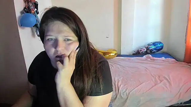 Snapshot of Daphne_girlsex chatting on 09-25-25, 02:21 Daphne girlsex online show from 09-25-25, 02:21
