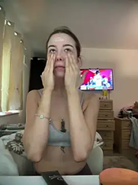 Snapshot of DanielleBabe chatting on 03-18-26, 10:18 DanielleBabe online show from 03-18-26, 10:18