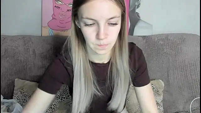 HitGyrl online show from 12-01-25, 01:10