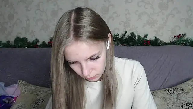 HitGyrl online show from 01-08-26, 01:19