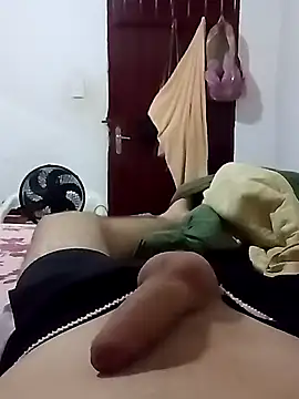 Snapshot of rafa_mnz chatting on 12-17-25, 10:54 rafa mnz online show from 12-17-25, 10:54