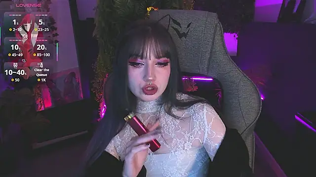 LiliLuna online show from 02-13-26, 03:41