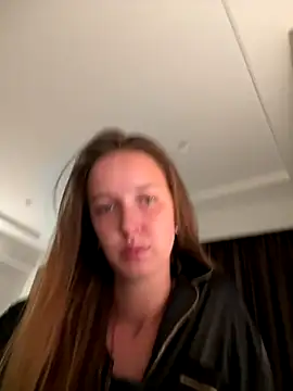 Snapshot of ElliRose chatting on 10-23-25, 12:04 ElliRose online show from 10-23-25, 12:04